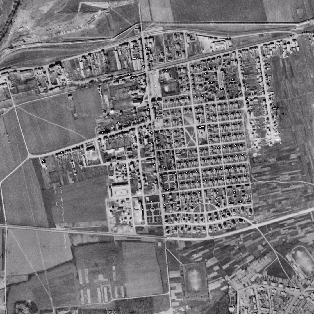 Amnéville en 1960, le centre vu du ciel, au même cadrage