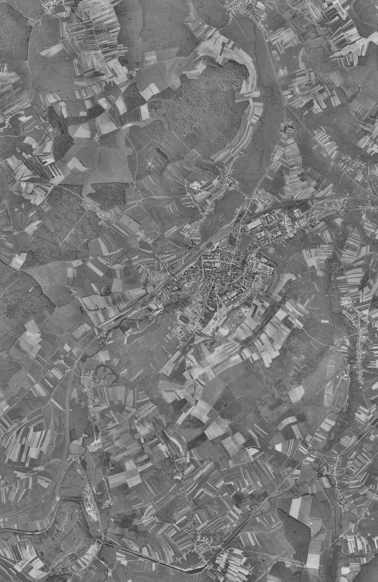 Sarrebourg en 1958, le territoire vu du ciel, au même cadrage