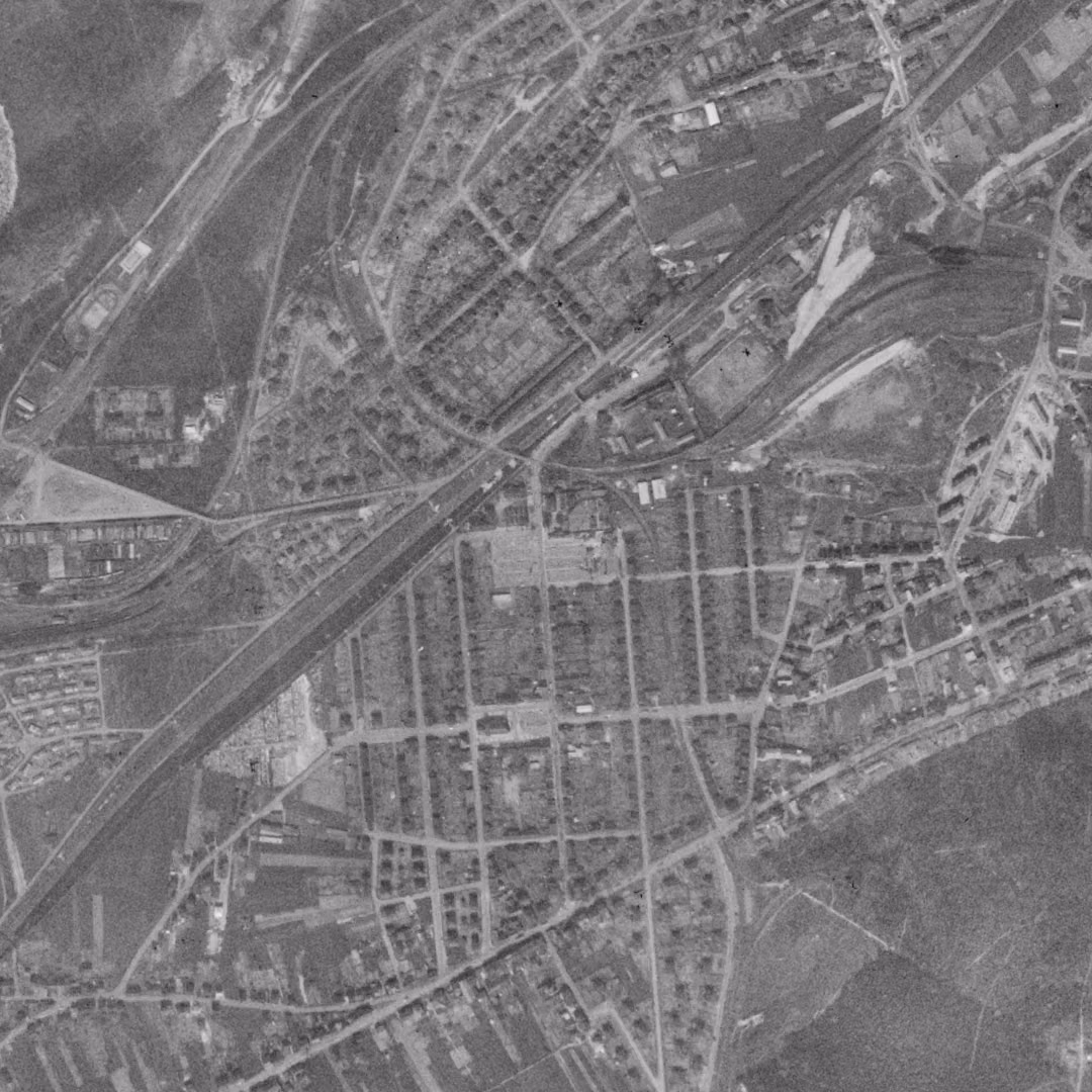 Stiring-Wendel en 1955, le centre vu du ciel, au même cadrage