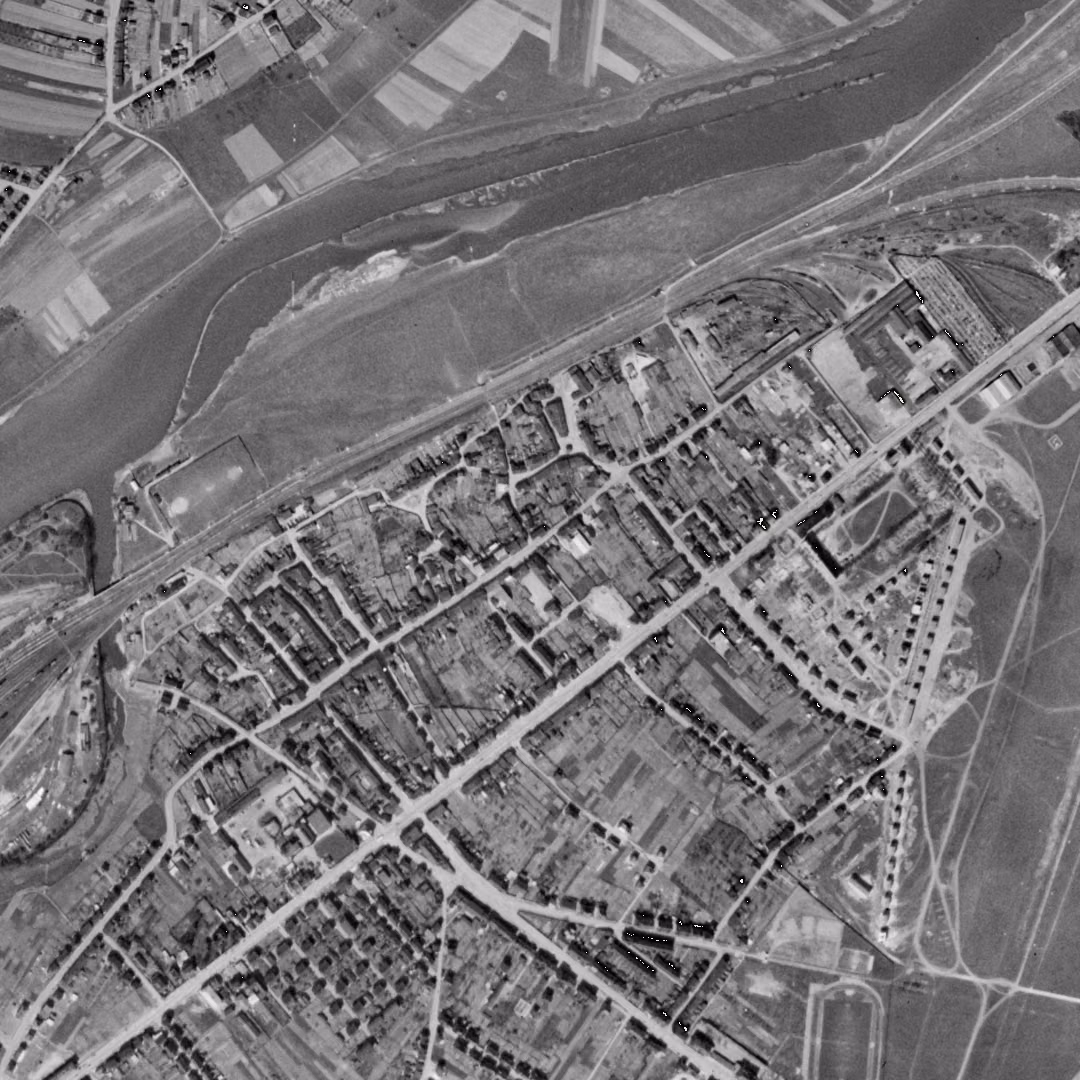 Yutz en 1955, le centre vu du ciel, au même cadrage