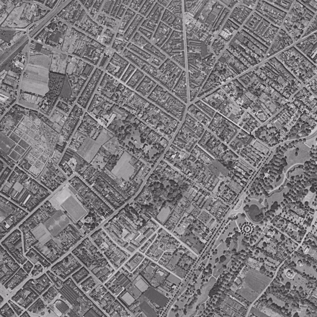 Croix en 1957, le centre vu du ciel, au même cadrage
