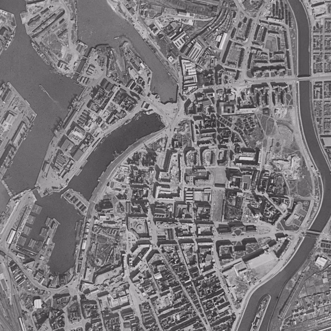 Dunkerque en 1957, le centre vu du ciel, au même cadrage