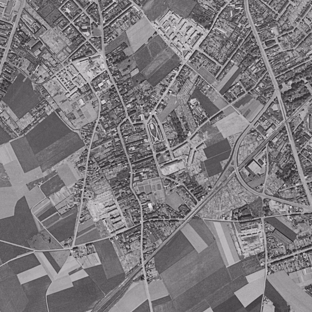 Faches-Thumesnil en 1957, le centre vu du ciel, au même cadrage