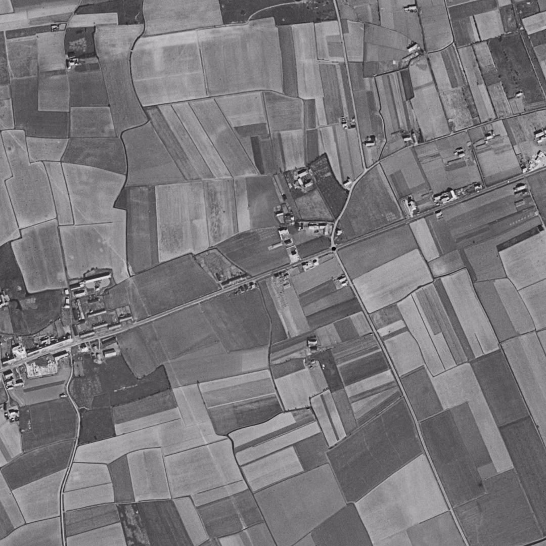 Grande-Synthe en 1957, le centre vu du ciel, au même cadrage