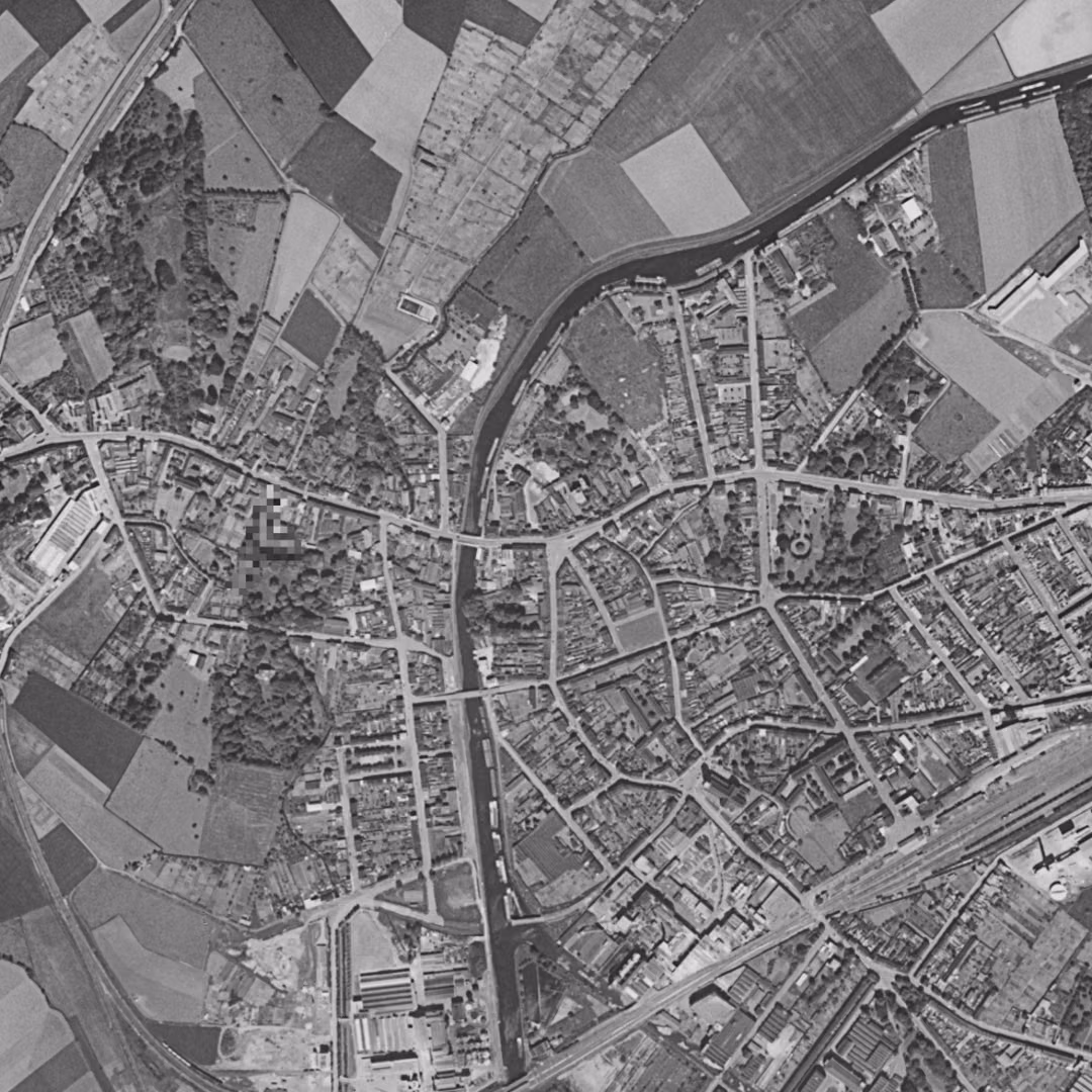 Haubourdin en 1957, le centre vu du ciel, au même cadrage