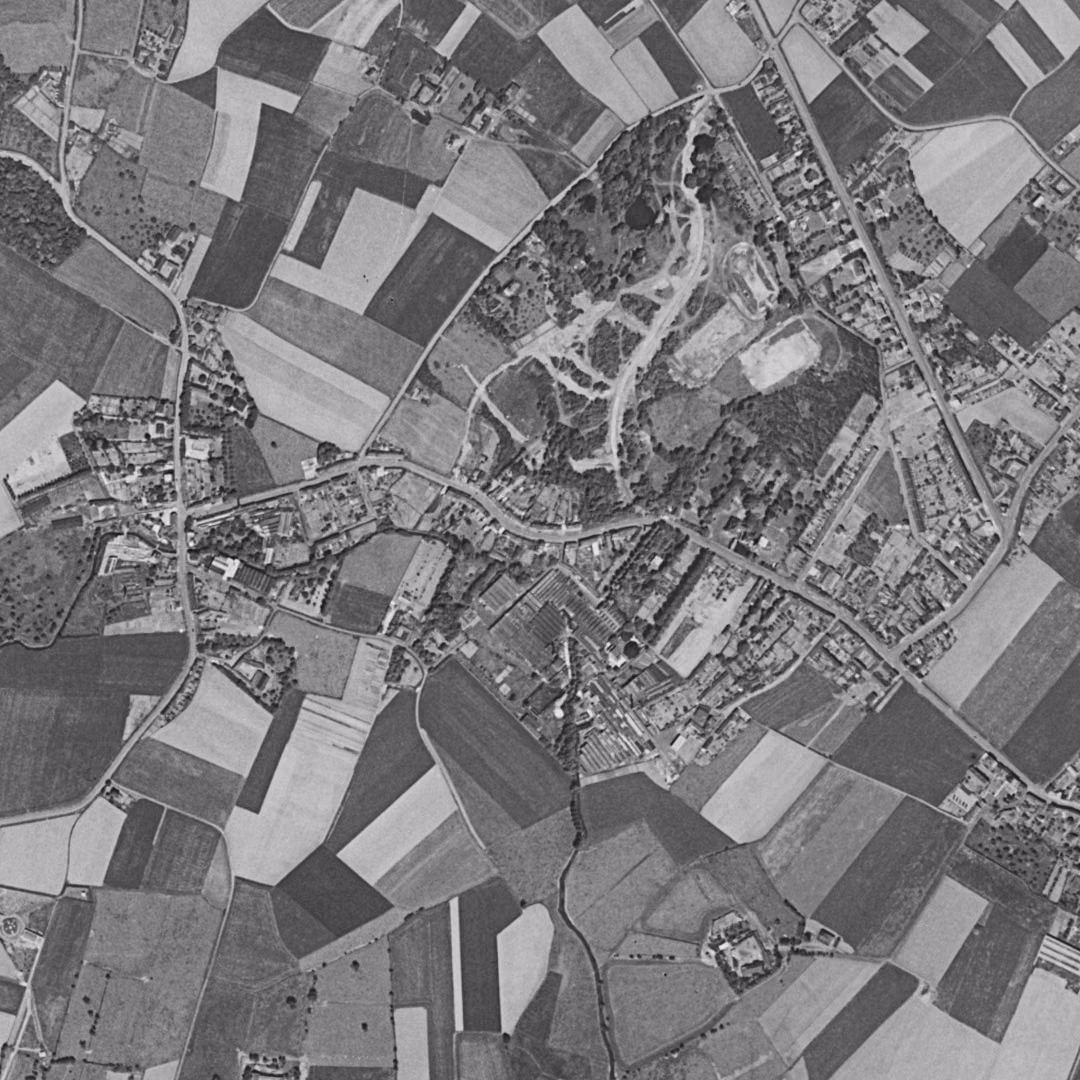 Hem en 1957, le centre vu du ciel, au même cadrage