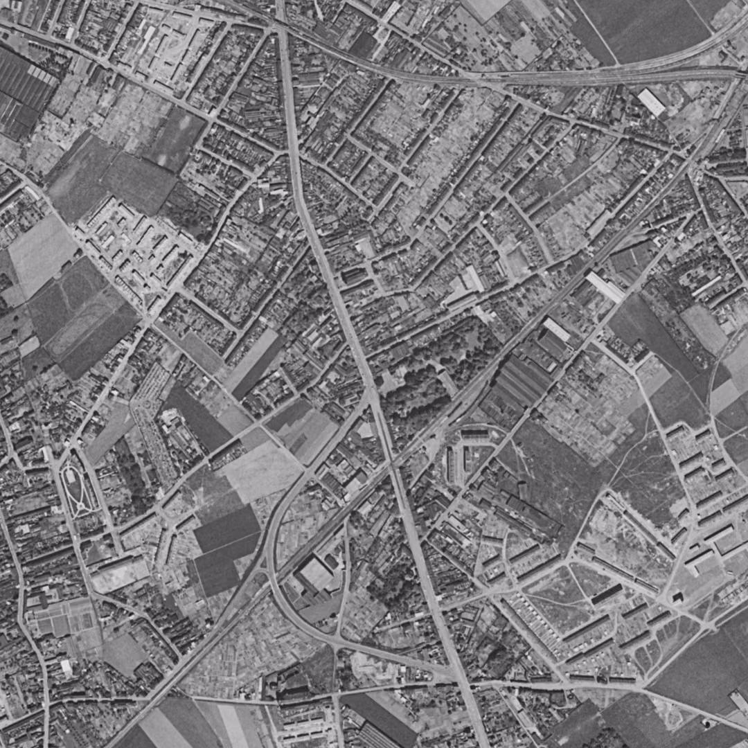 Ronchin en 1957, le centre vu du ciel, au même cadrage