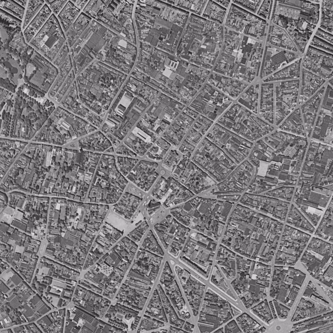 Tourcoing en 1957, le centre vu du ciel, au même cadrage