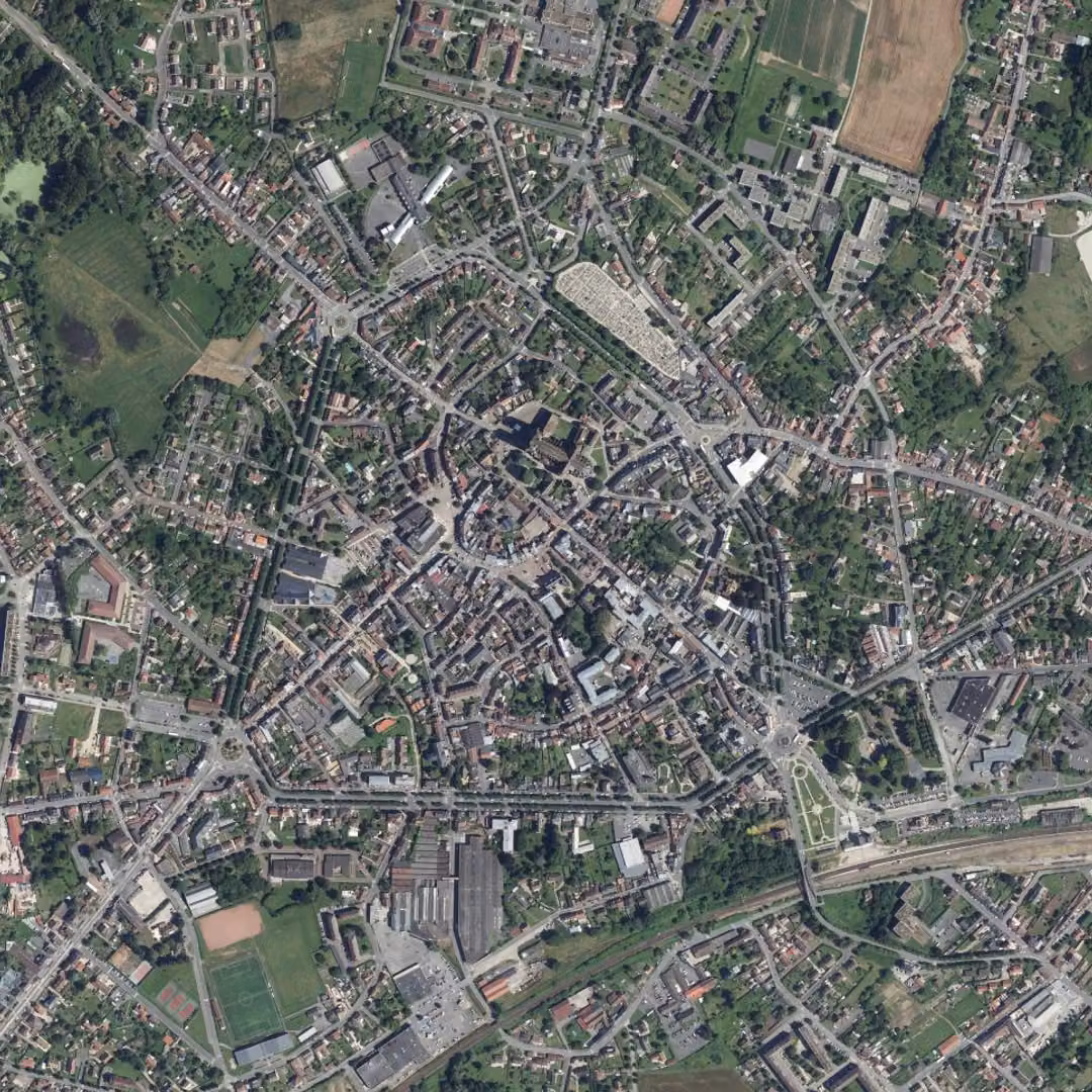 Noyon aujourd'hui, le centre vu du ciel