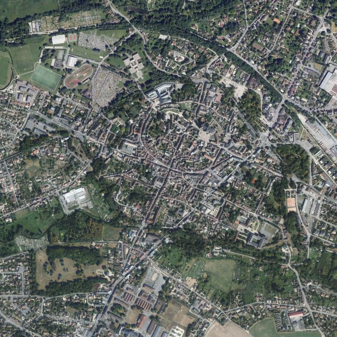Senlis aujourd'hui, le centre vu du ciel