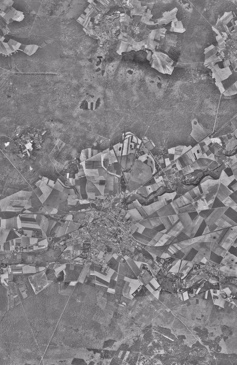 Senlis en 1951, le territoire vu du ciel, au même cadrage