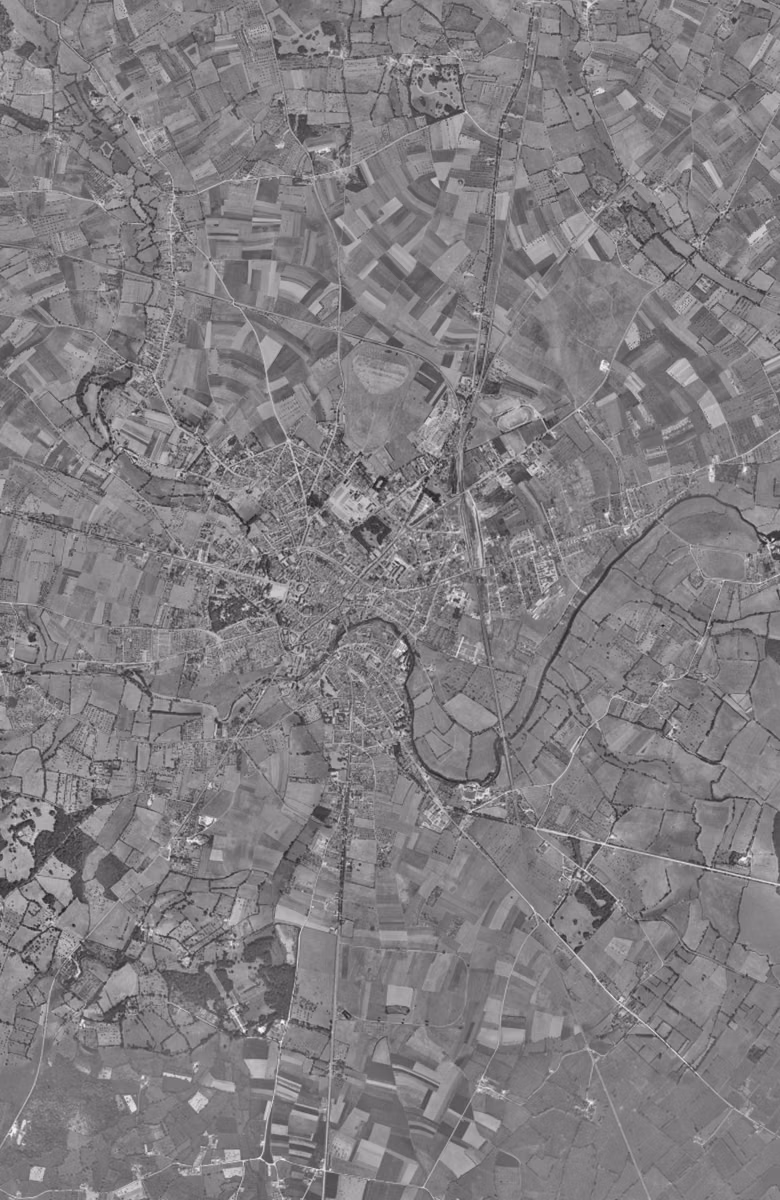Alençon en 1949, le territoire vu du ciel, au même cadrage