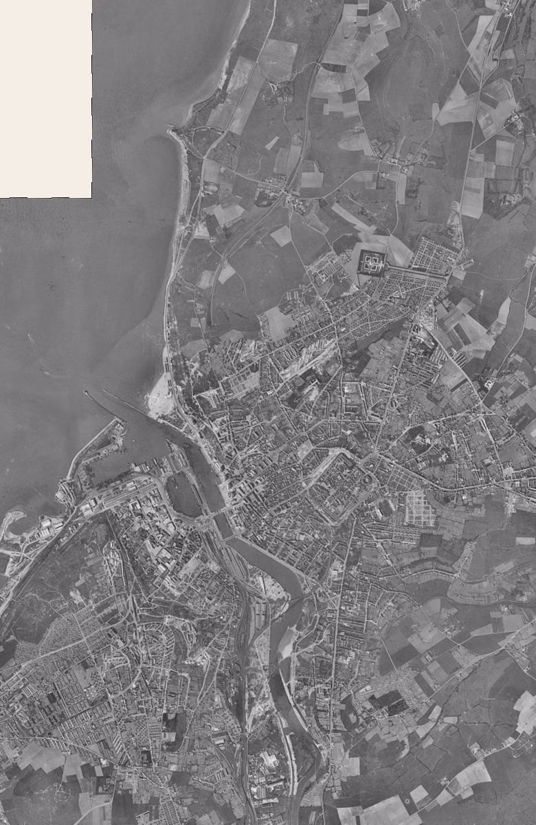 Boulogne-sur-Mer en 1955, le territoire vu du ciel, au même cadrage