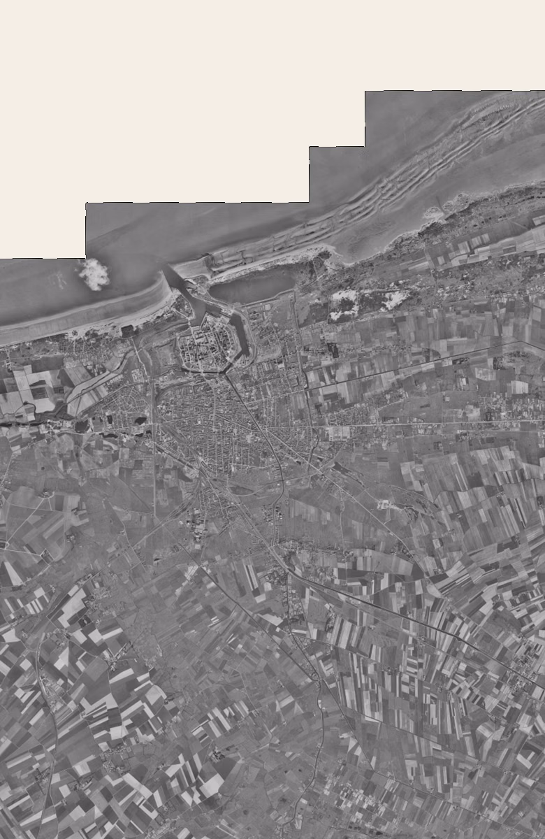 Calais en 1957, le territoire vu du ciel, au même cadrage