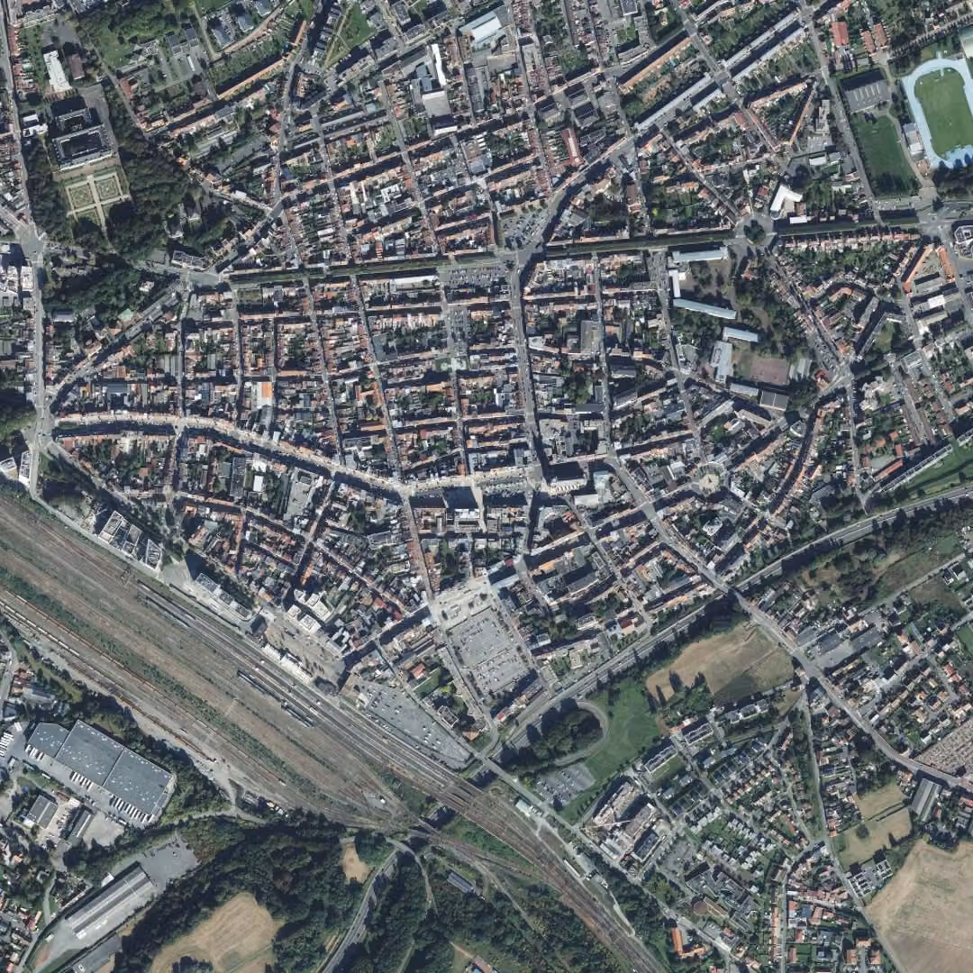 Lens aujourd'hui, le centre vu du ciel
