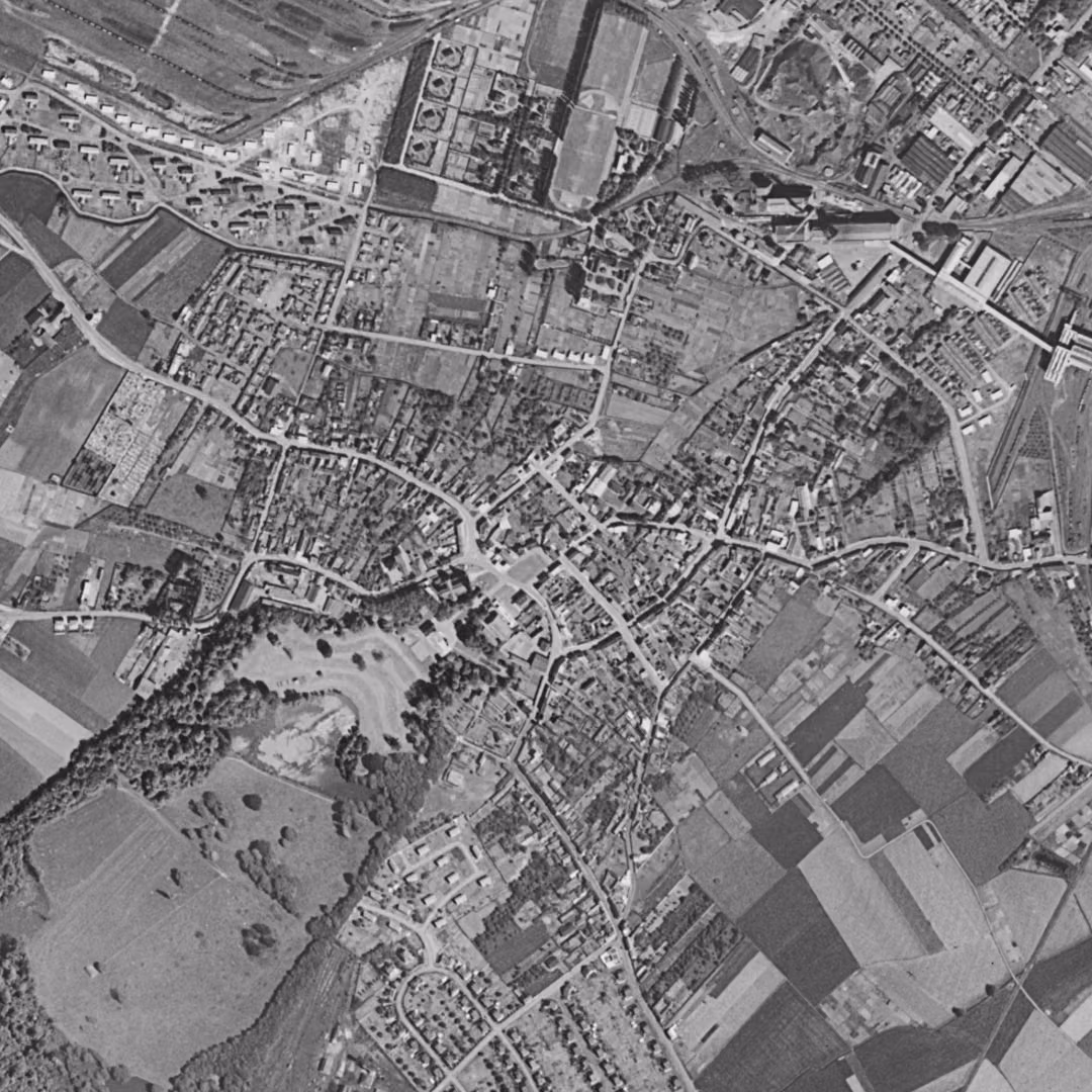 Oignies en 1957, le centre vu du ciel, au même cadrage