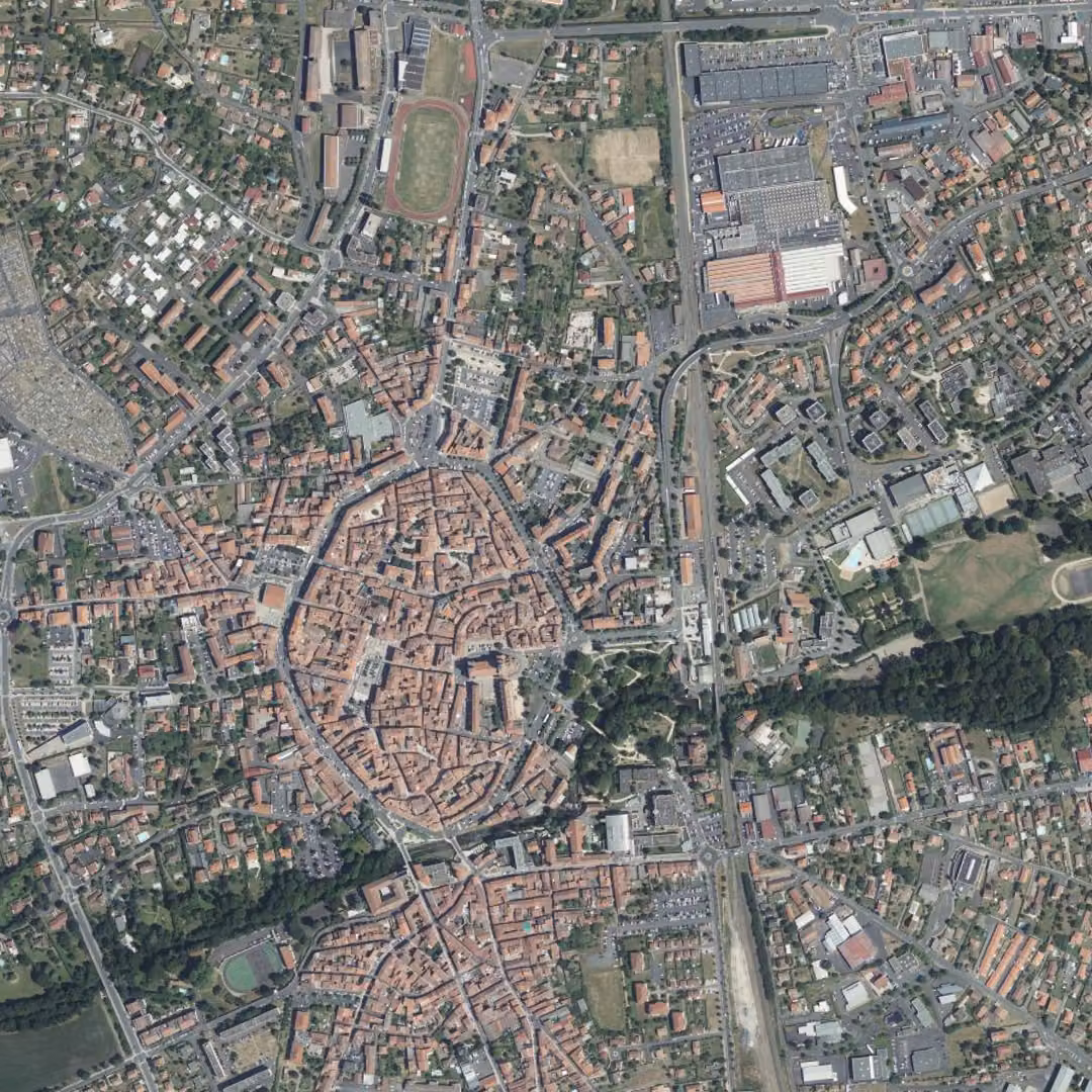 Issoire aujourd'hui, le centre vu du ciel