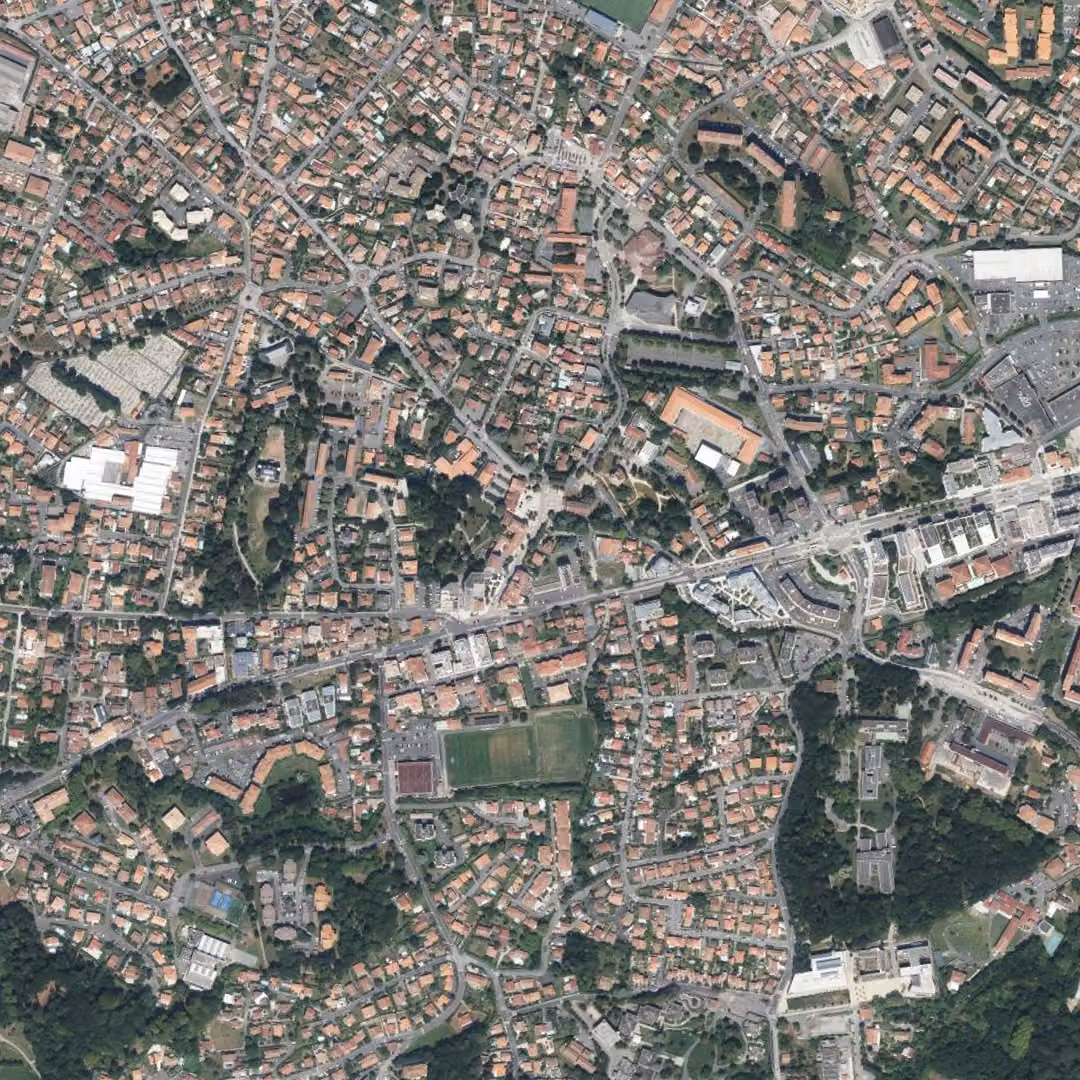 Anglet aujourd'hui, le centre vu du ciel