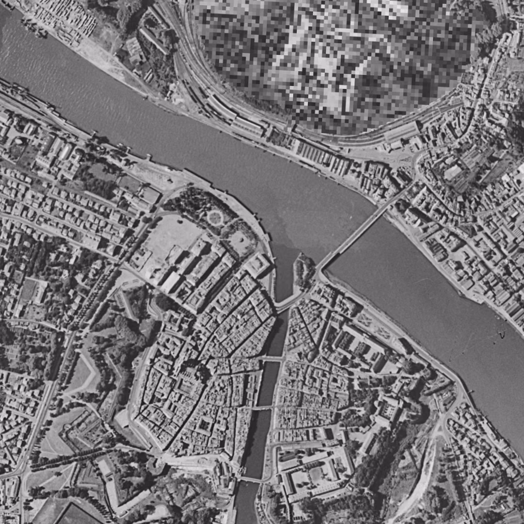 Bayonne en 1954, le centre vu du ciel, au même cadrage