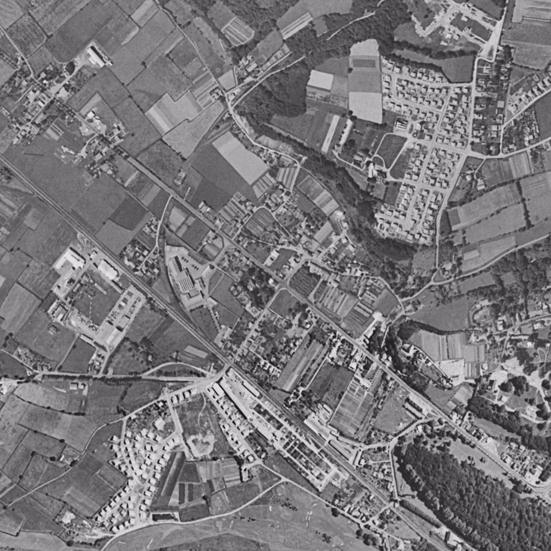 Billère en 1959, le centre vu du ciel, au même cadrage