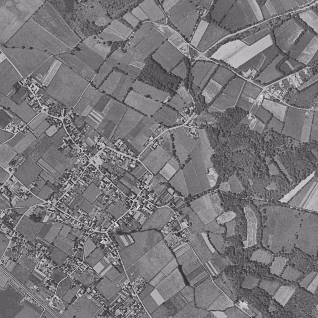 Lons en 1959, le centre vu du ciel, au même cadrage