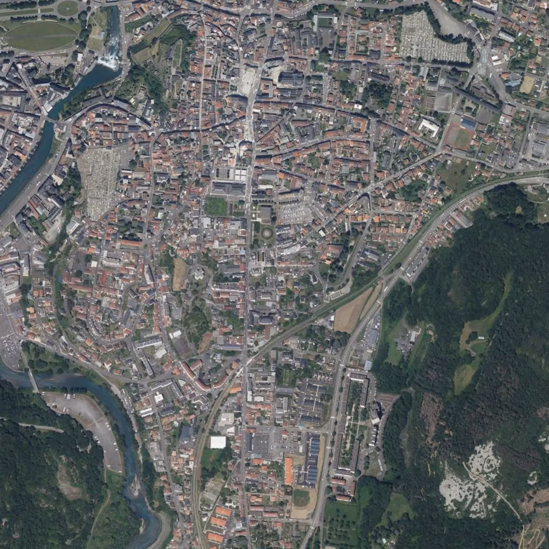 Lourdes aujourd'hui, le centre vu du ciel
