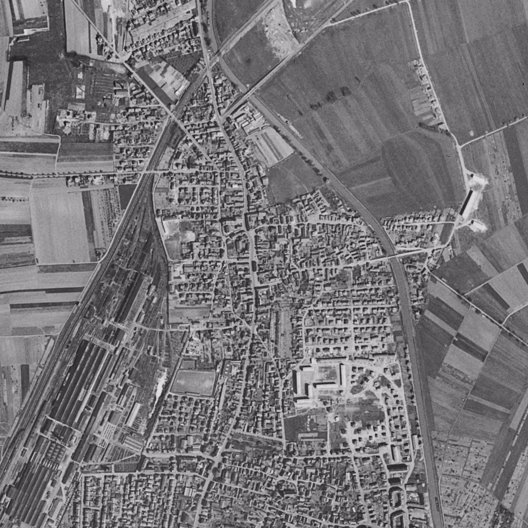 Hœnheim en 1958, le centre vu du ciel, au même cadrage