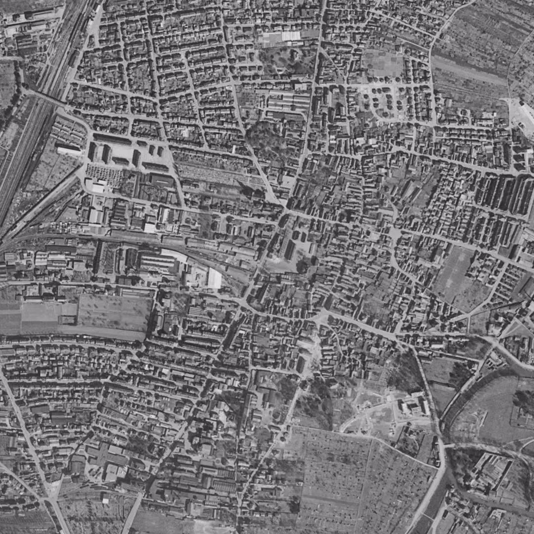Schiltigheim en 1958, le centre vu du ciel, au même cadrage