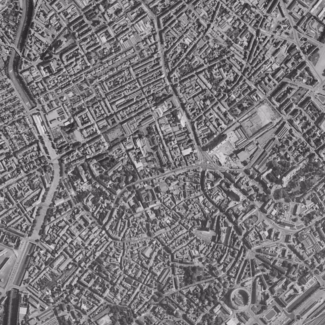 Mulhouse en 1961, le centre vu du ciel, au même cadrage