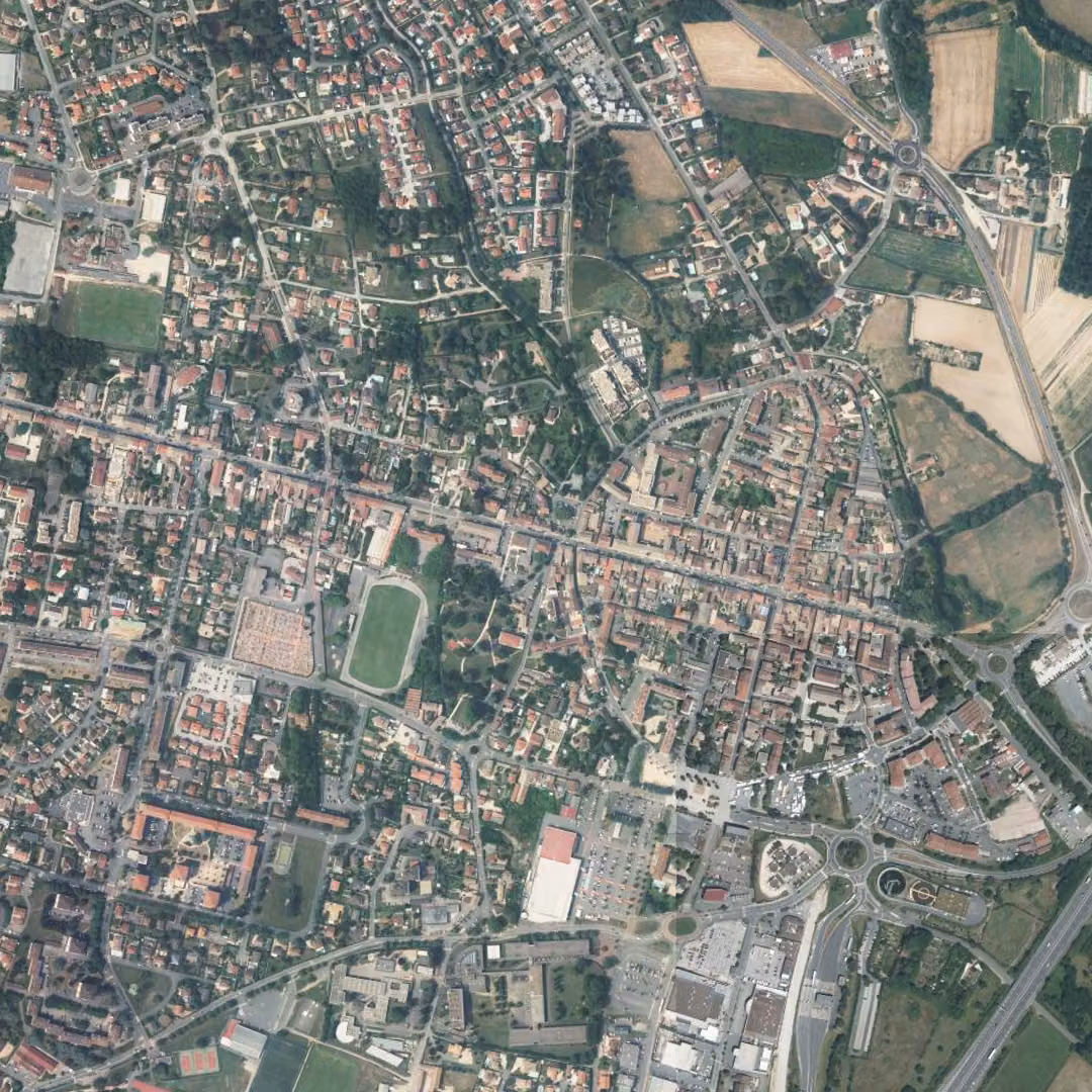 Belleville-en-Beaujolais aujourd'hui, le centre vu du ciel