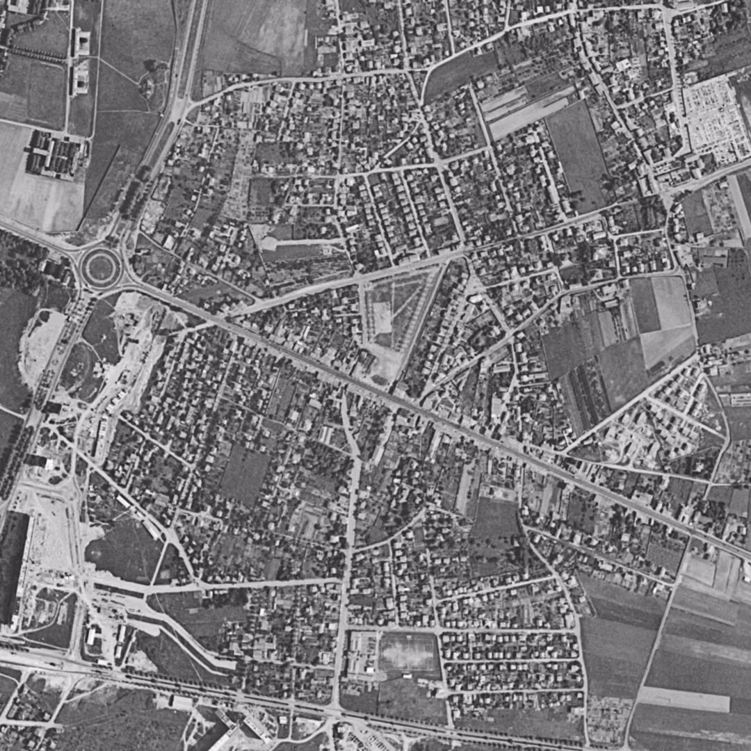 Bron en 1956, le centre vu du ciel, au même cadrage