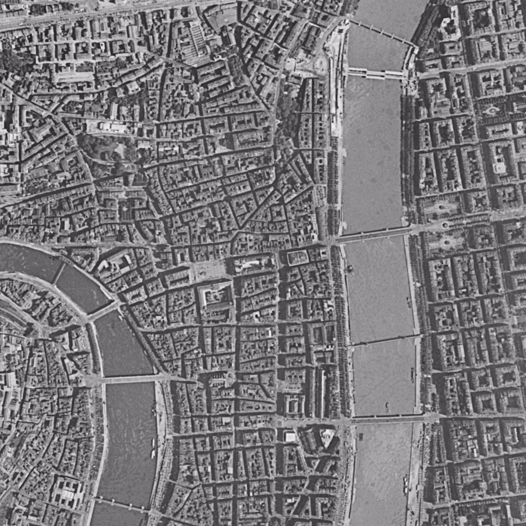 Lyon en 1956, le centre vu du ciel, au même cadrage