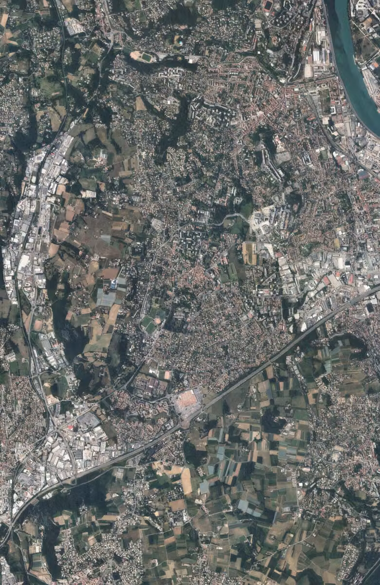 Saint-Genis-Laval aujourd'hui, le territoire vu du ciel