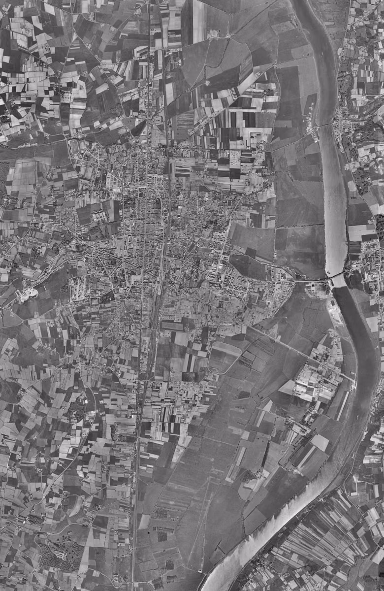 Villefranche-sur-Saône en 1954, le territoire vu du ciel, au même cadrage