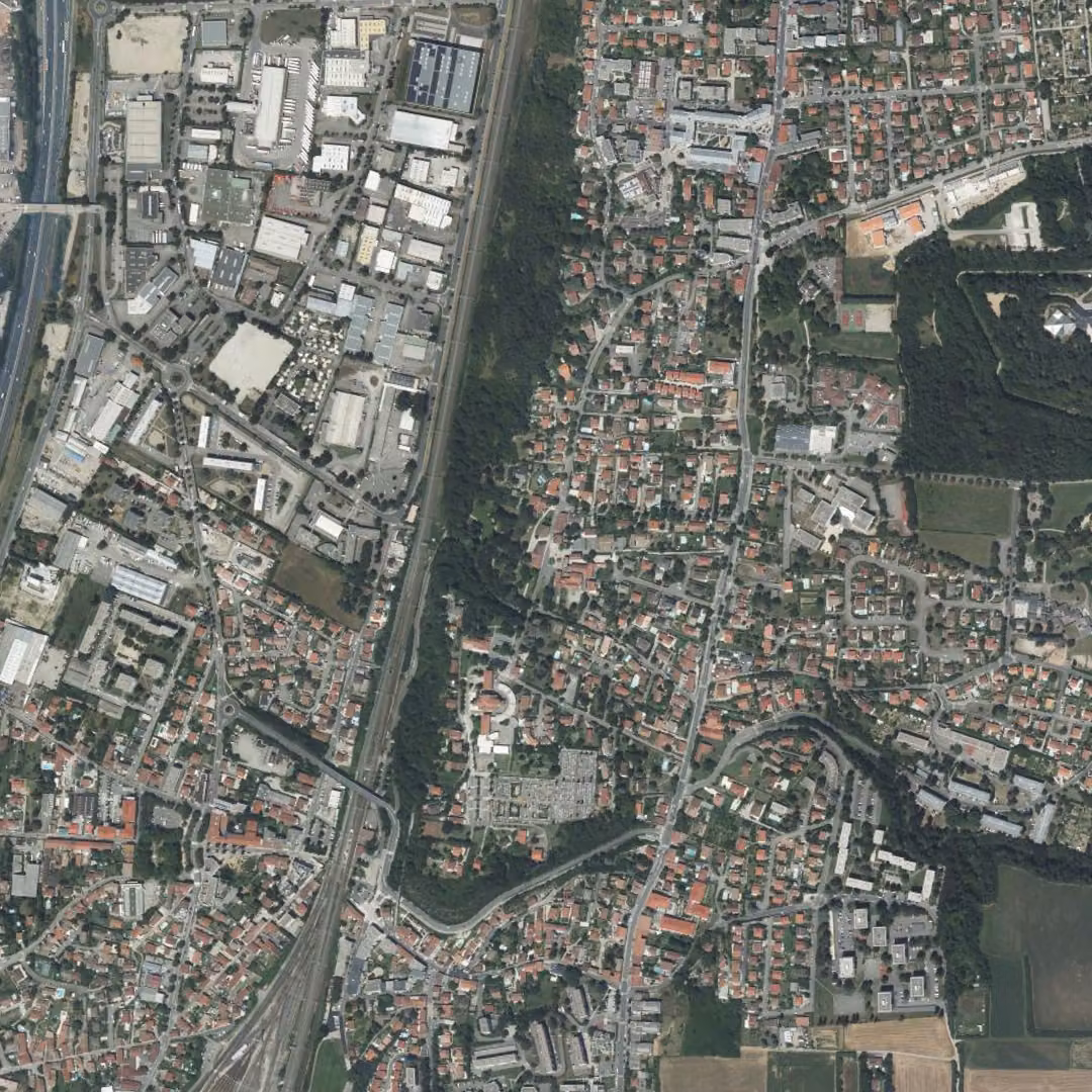 Feyzin aujourd'hui, le centre vu du ciel