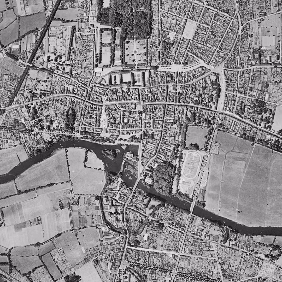La Flèche en 1949, le centre vu du ciel, au même cadrage