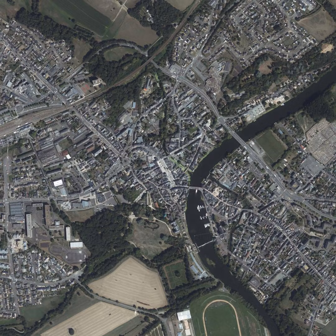 Sablé-sur-Sarthe aujourd'hui, le centre vu du ciel