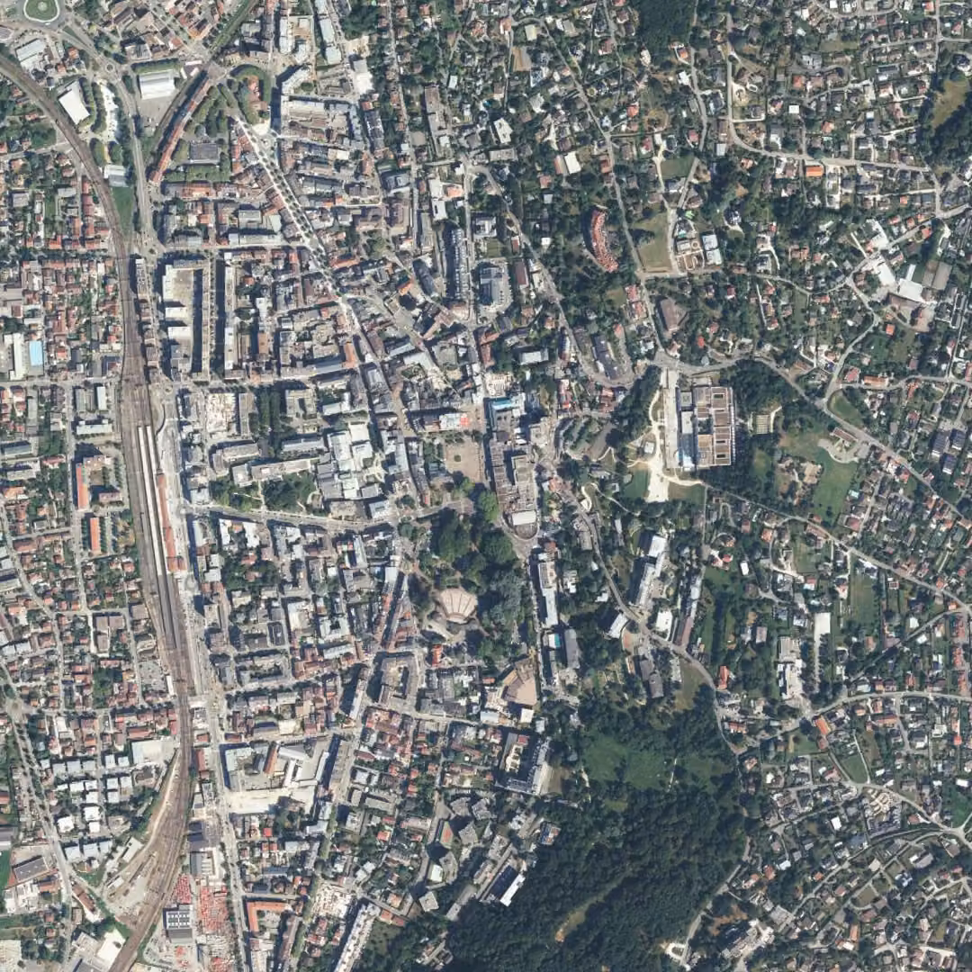 Aix-les-Bains aujourd'hui, le centre vu du ciel