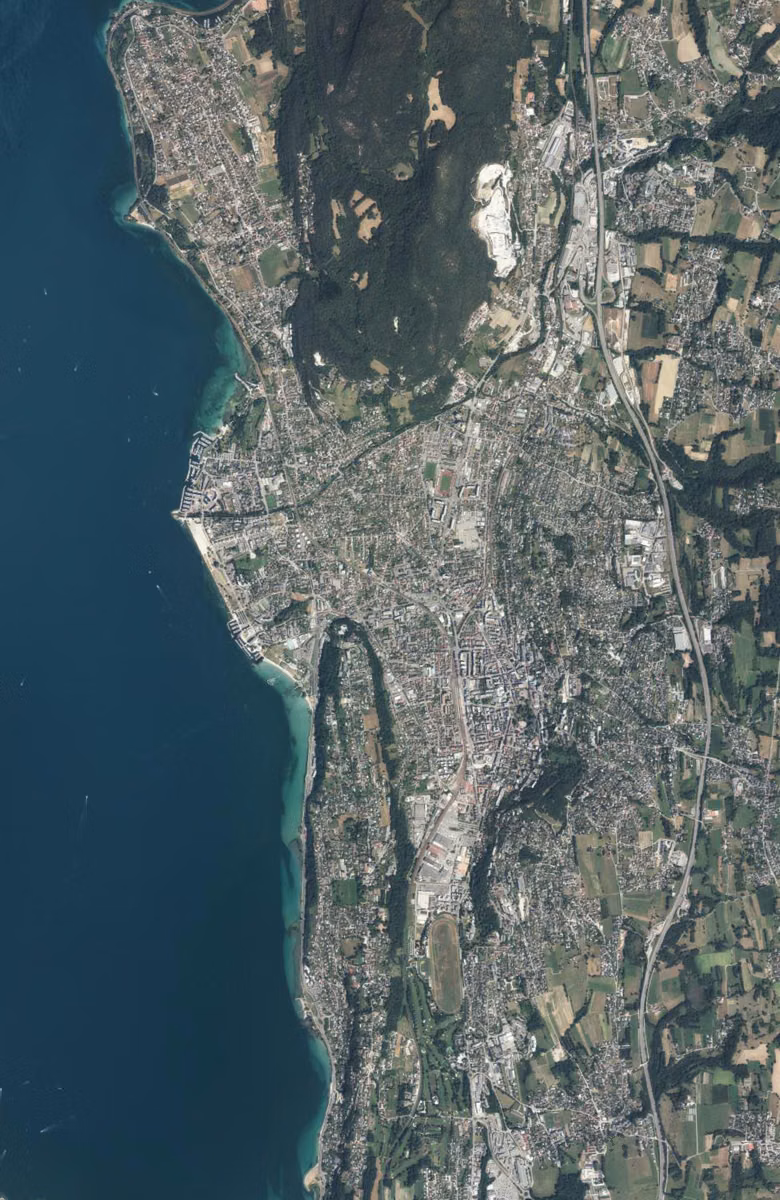 Aix-les-Bains aujourd'hui, le territoire vu du ciel