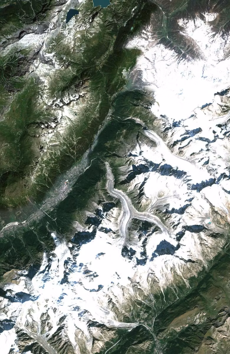 Chamonix-Mont-Blanc aujourd'hui, le territoire vu du ciel