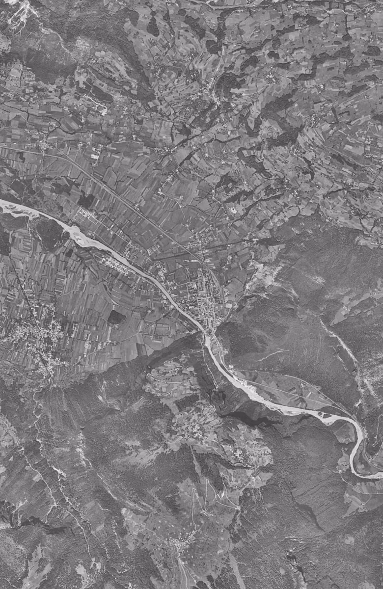 Cluses en 1952, le territoire vu du ciel, au même cadrage