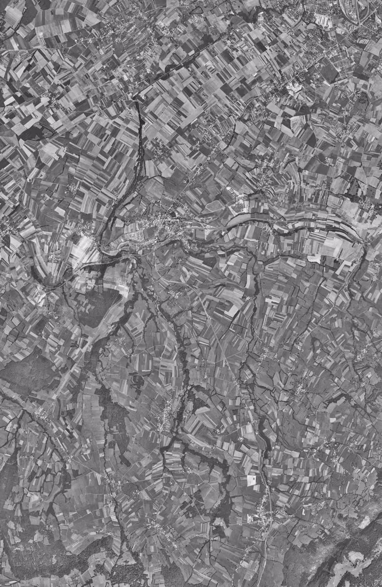 Saint-Julien-en-Genevois en 1961, le territoire vu du ciel, au même cadrage