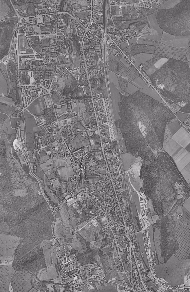 Déville-lès-Rouen en 1955, le territoire vu du ciel, au même cadrage