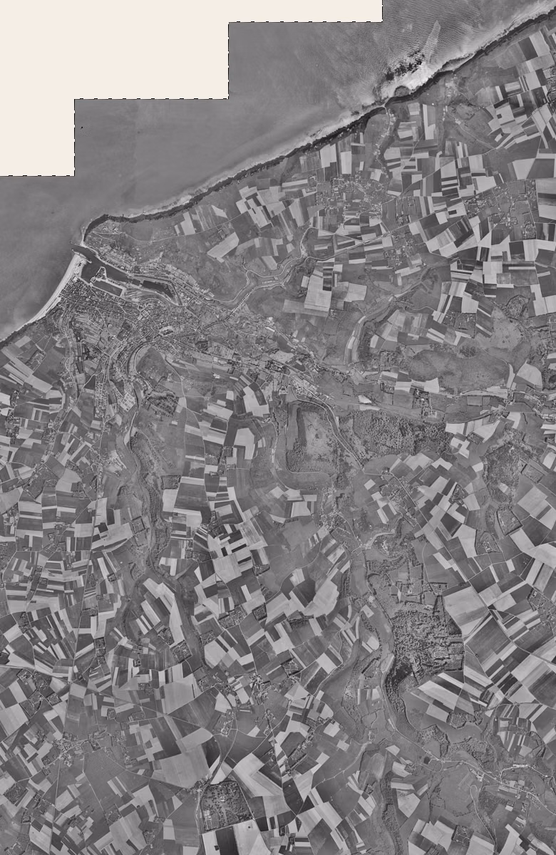 Fécamp en 1952, le territoire vu du ciel, au même cadrage