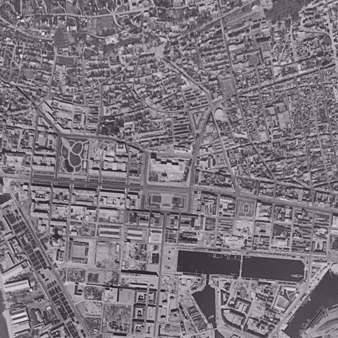 Le Havre en 1955, le centre vu du ciel, au même cadrage