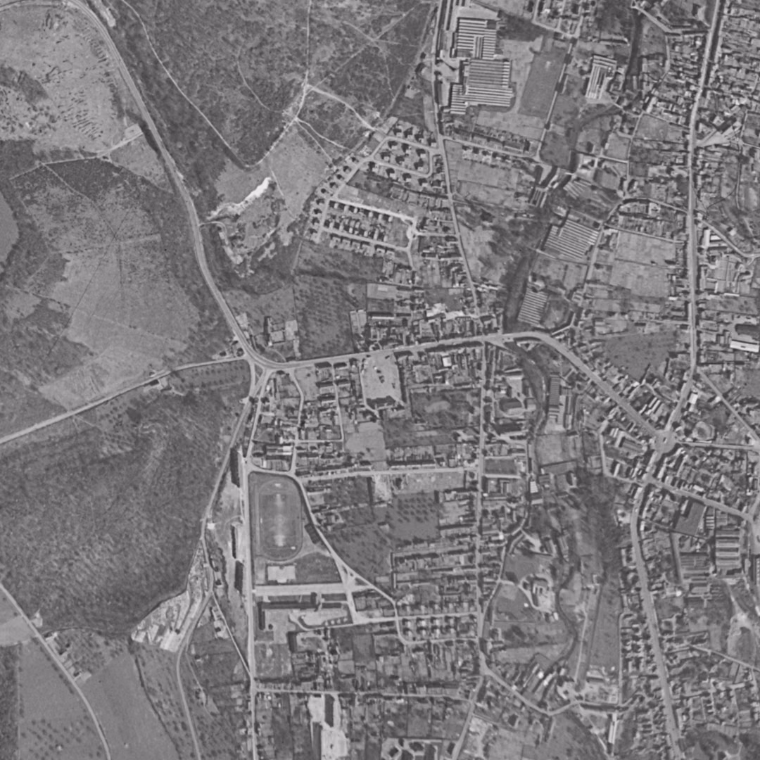 Maromme en 1955, le centre vu du ciel, au même cadrage