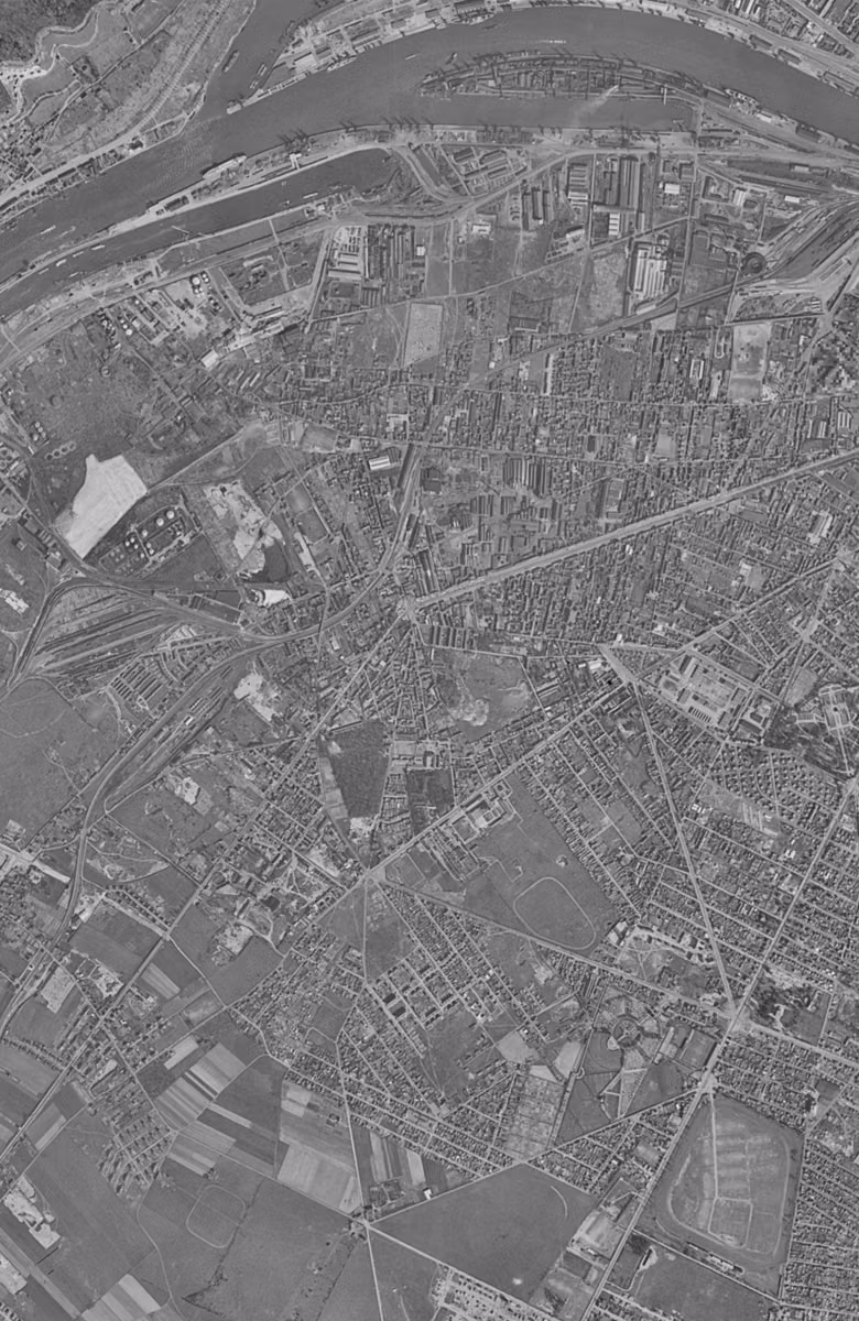 Le Petit-Quevilly en 1955, le territoire vu du ciel, au même cadrage