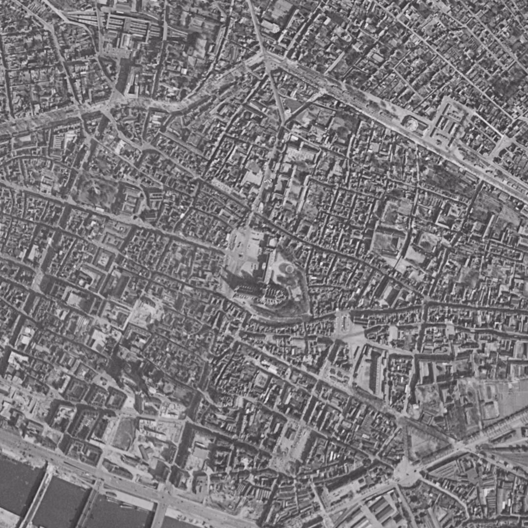 Rouen en 1955, le centre vu du ciel, au même cadrage