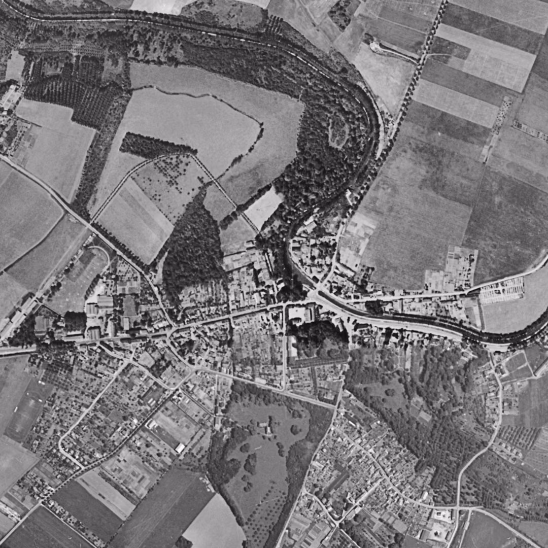 Claye-Souilly en 1949, le centre vu du ciel, au même cadrage
