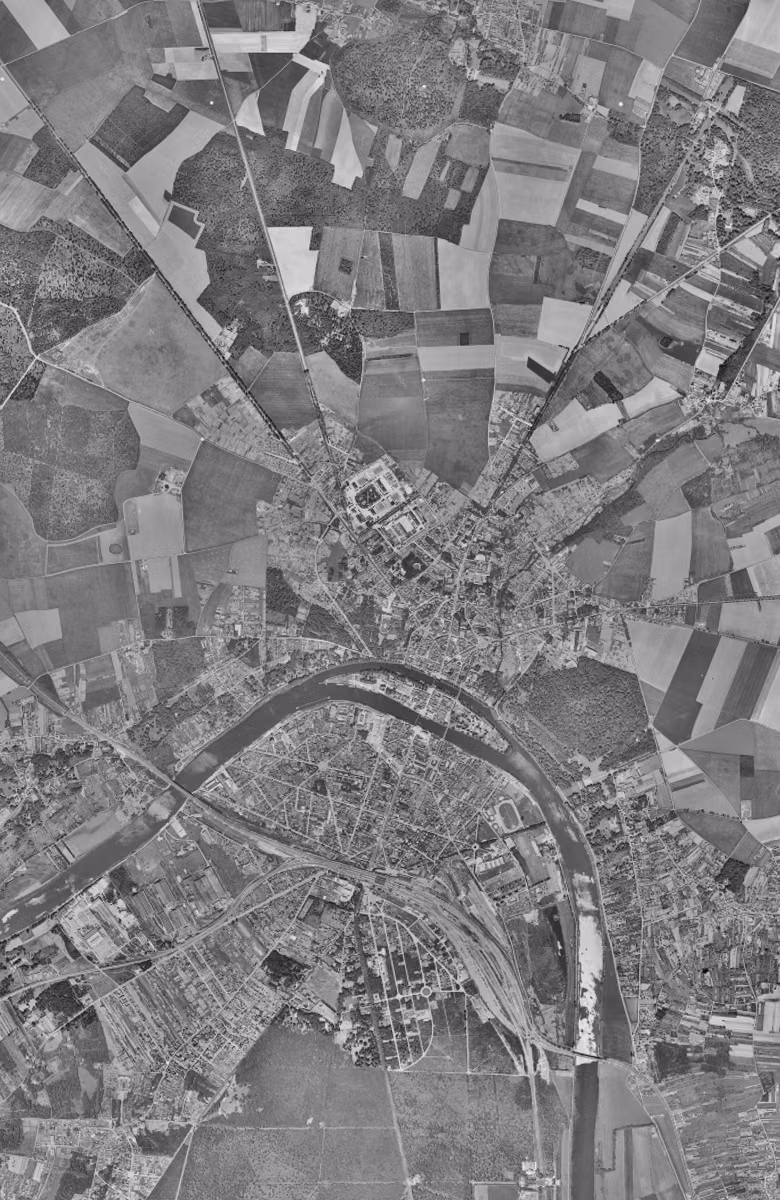 Melun en 1949, le territoire vu du ciel, au même cadrage